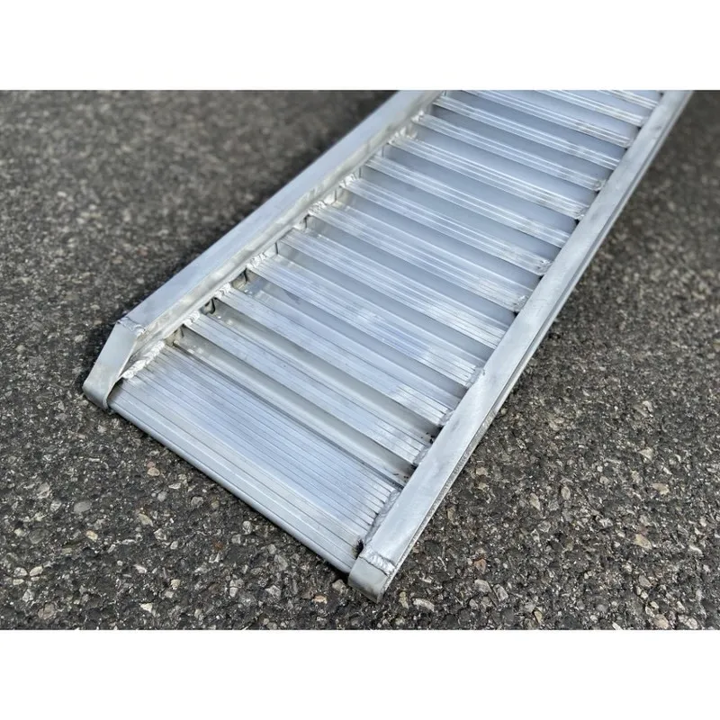 181.35 Rampas de carga en aluminio para rueda y oruga de goma | 3500 mm