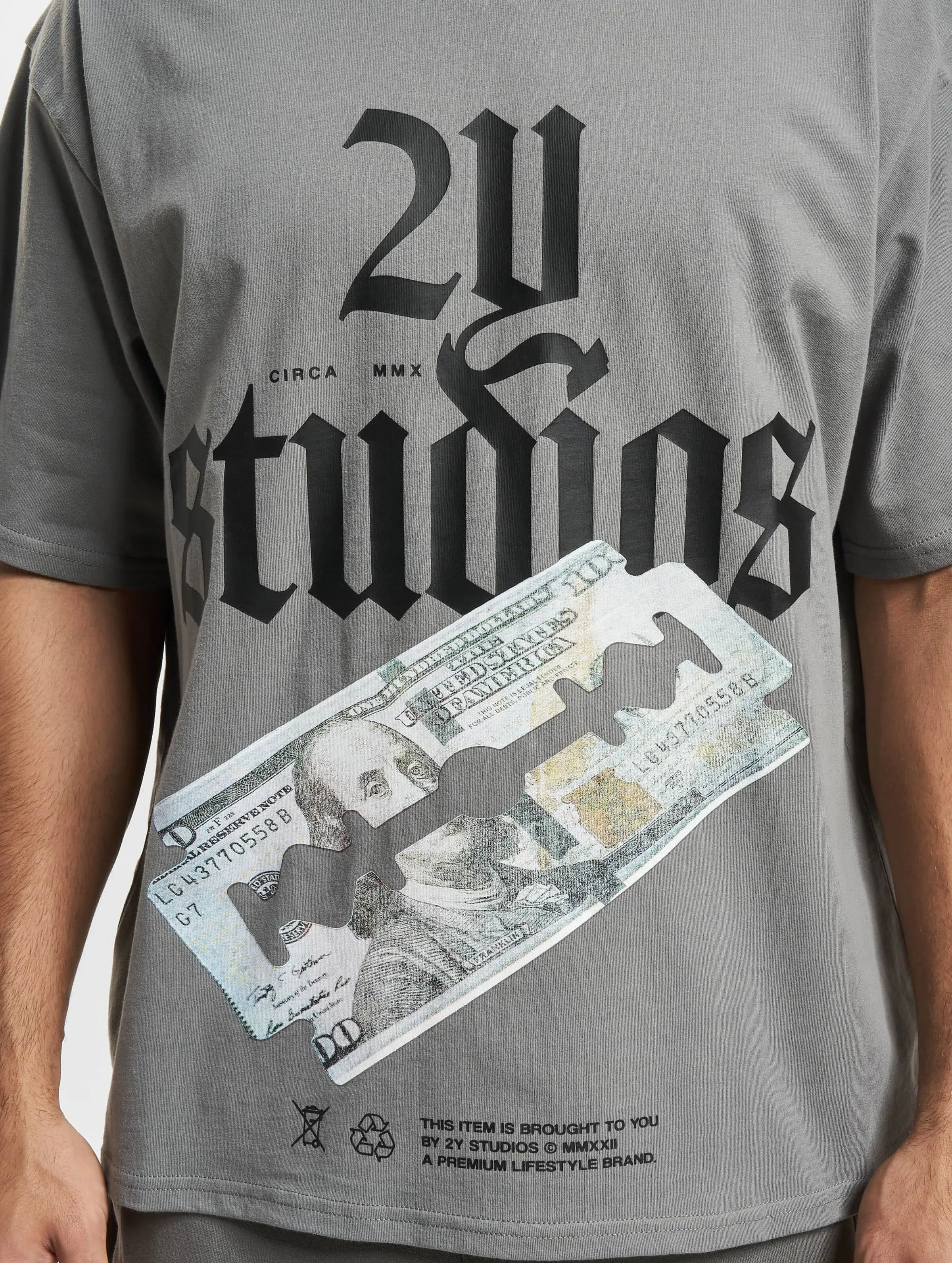2Y Studios Razor Oversize