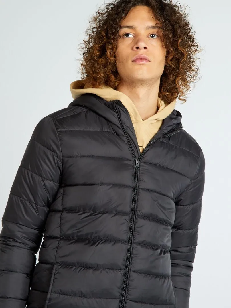 ANORAK ACOLCHADO CON CAPUCHA  NEGRO