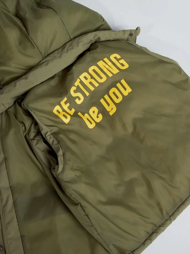 ANORAK ACOLCHADO SIN MANGAS CON CAPUCHA  VERDE