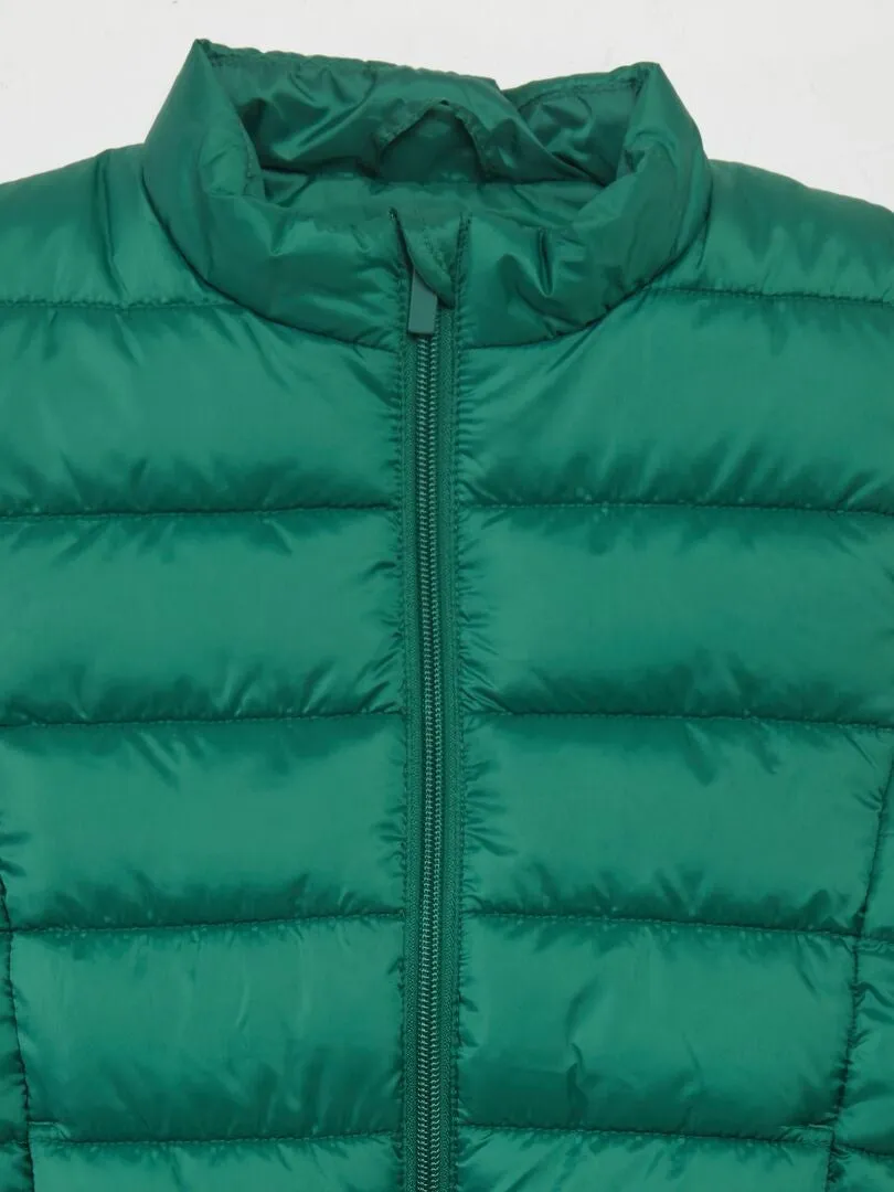 ANORAK LIGERO SIN MANGAS CON CUELLO ALTO  VERDE