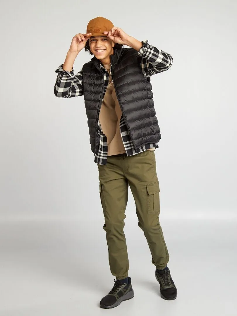 ANORAK SIN MANGAS LISO  NEGRO