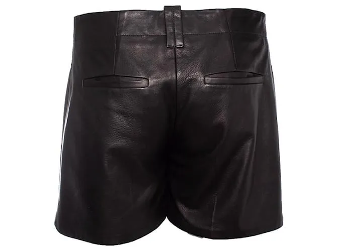 Barbara Bui, Pantalón corto de cuero negro. 