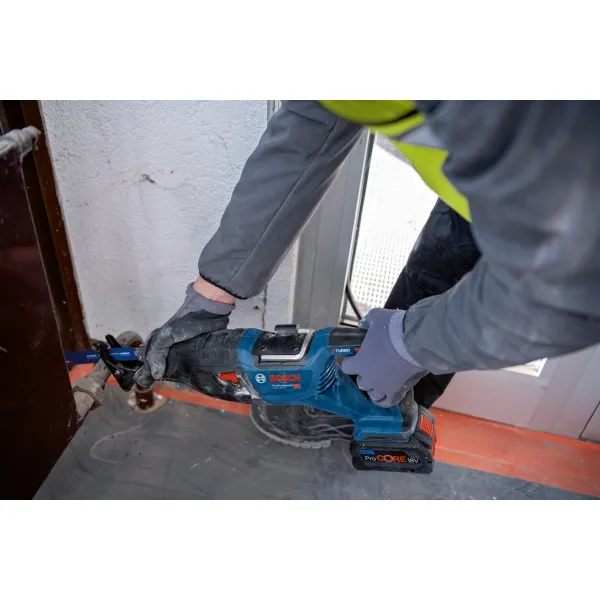 BOSCH  GSA 185LI  SIERRA SABLE CON 1 BATERíA, LIION, 18 V, 5 AH, 28 MM, CAJA DE PLASTICO