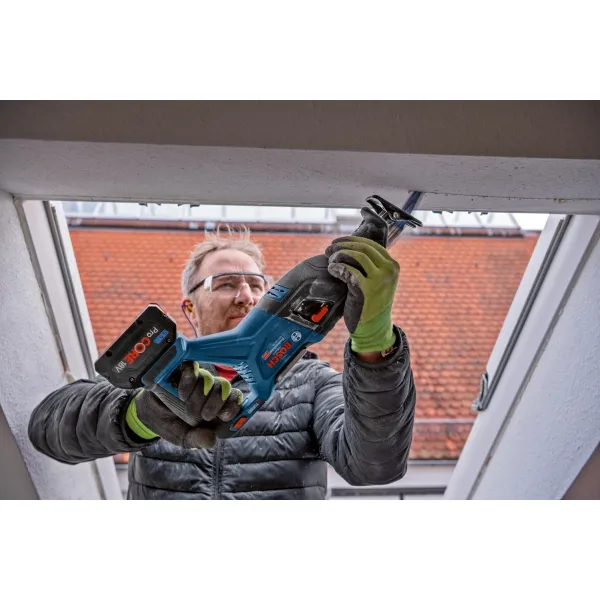 BOSCH  GSA 185LI  SIERRA SABLE CON 1 BATERíA, LIION, 18 V, 5 AH, 28 MM, CAJA DE PLASTICO