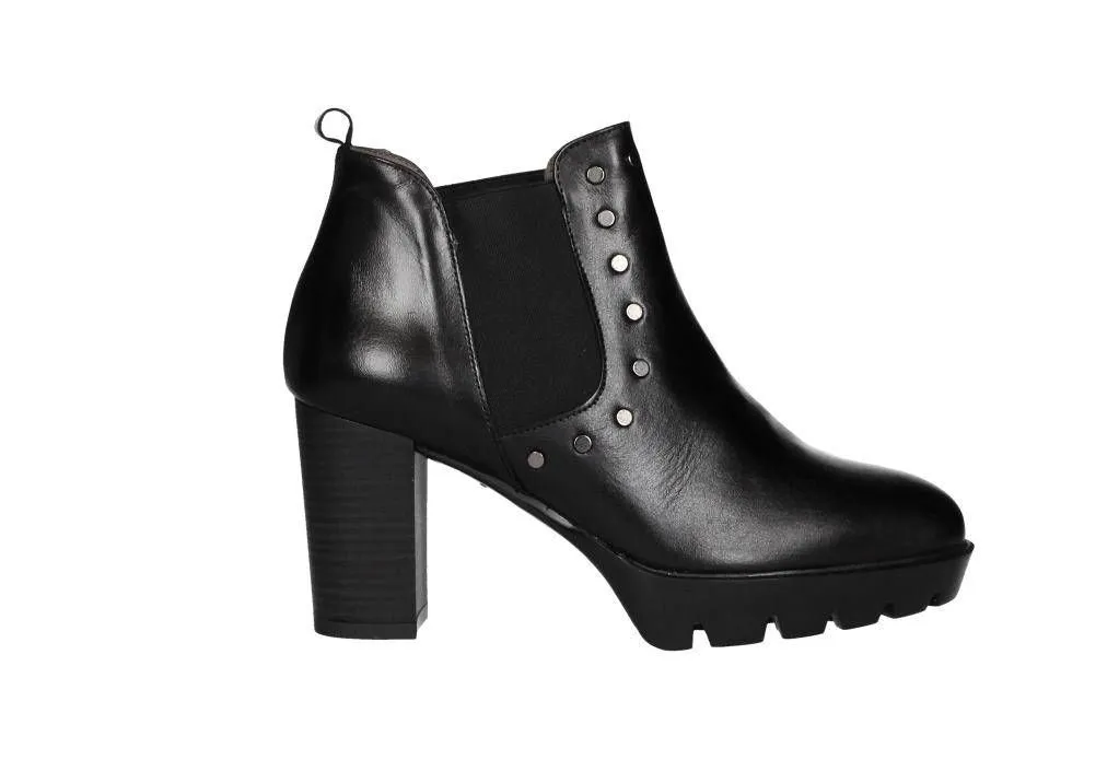 Botin Piel Negro Elasticos y Tachas En Borde