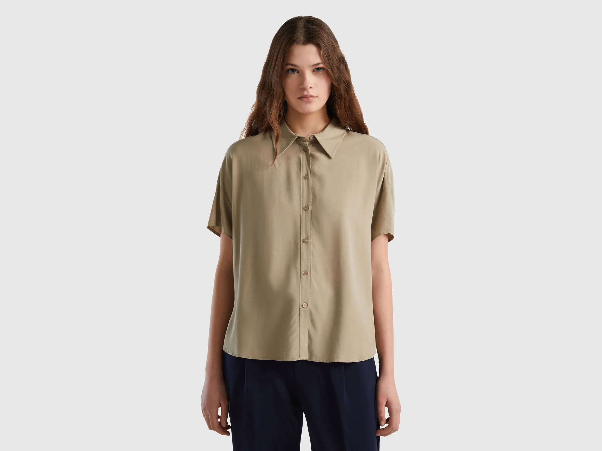 Camisa de manga corta de viscosa sostenible