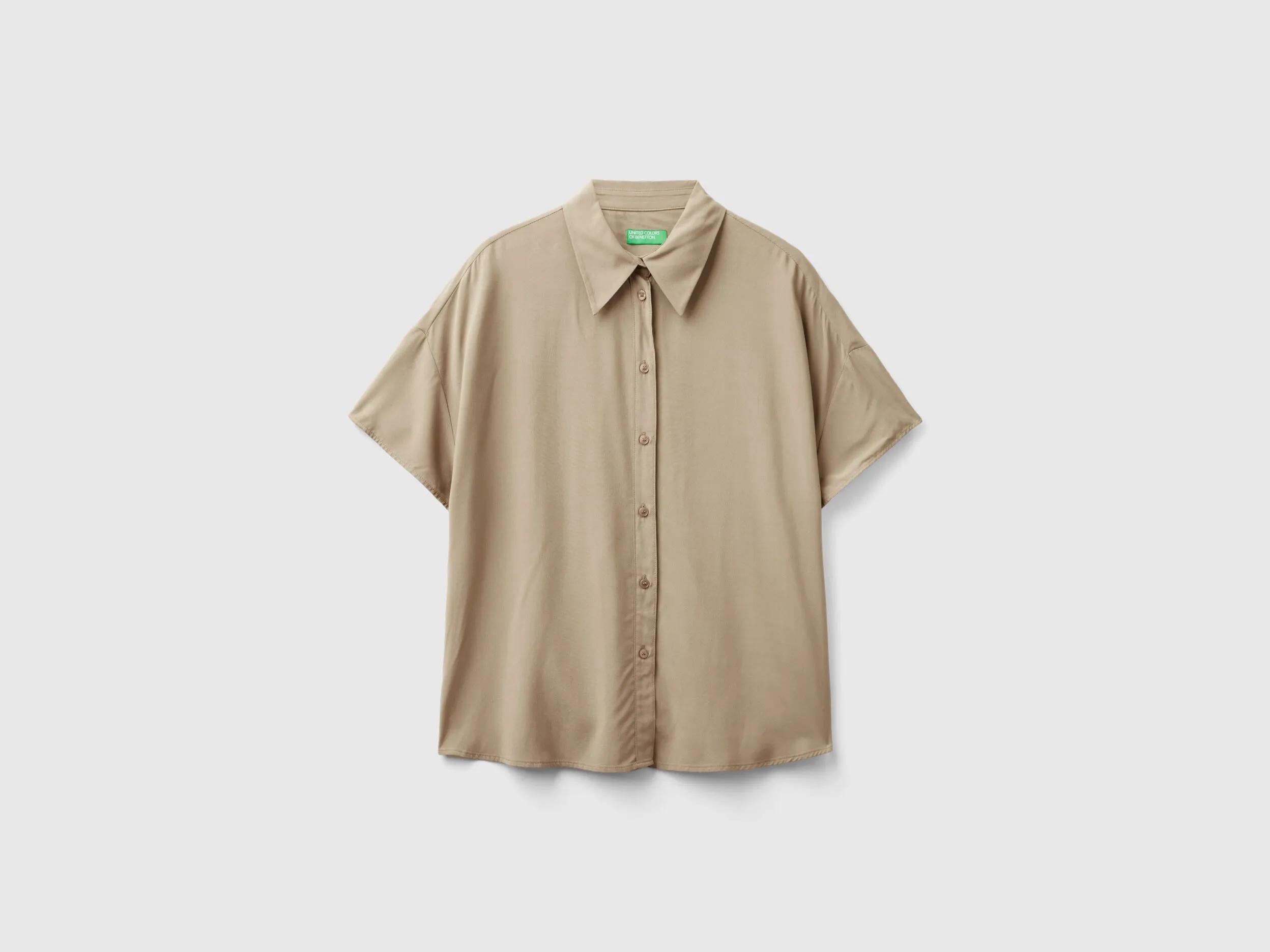 Camisa de manga corta de viscosa sostenible
