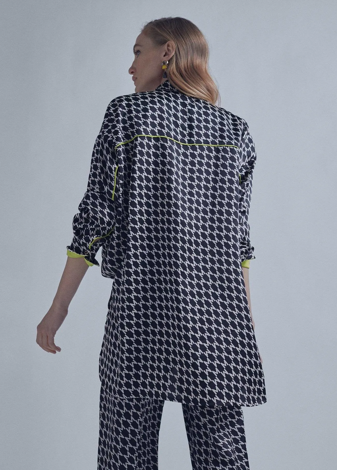 Camisa fluida logoprint Lola Casadedemunt