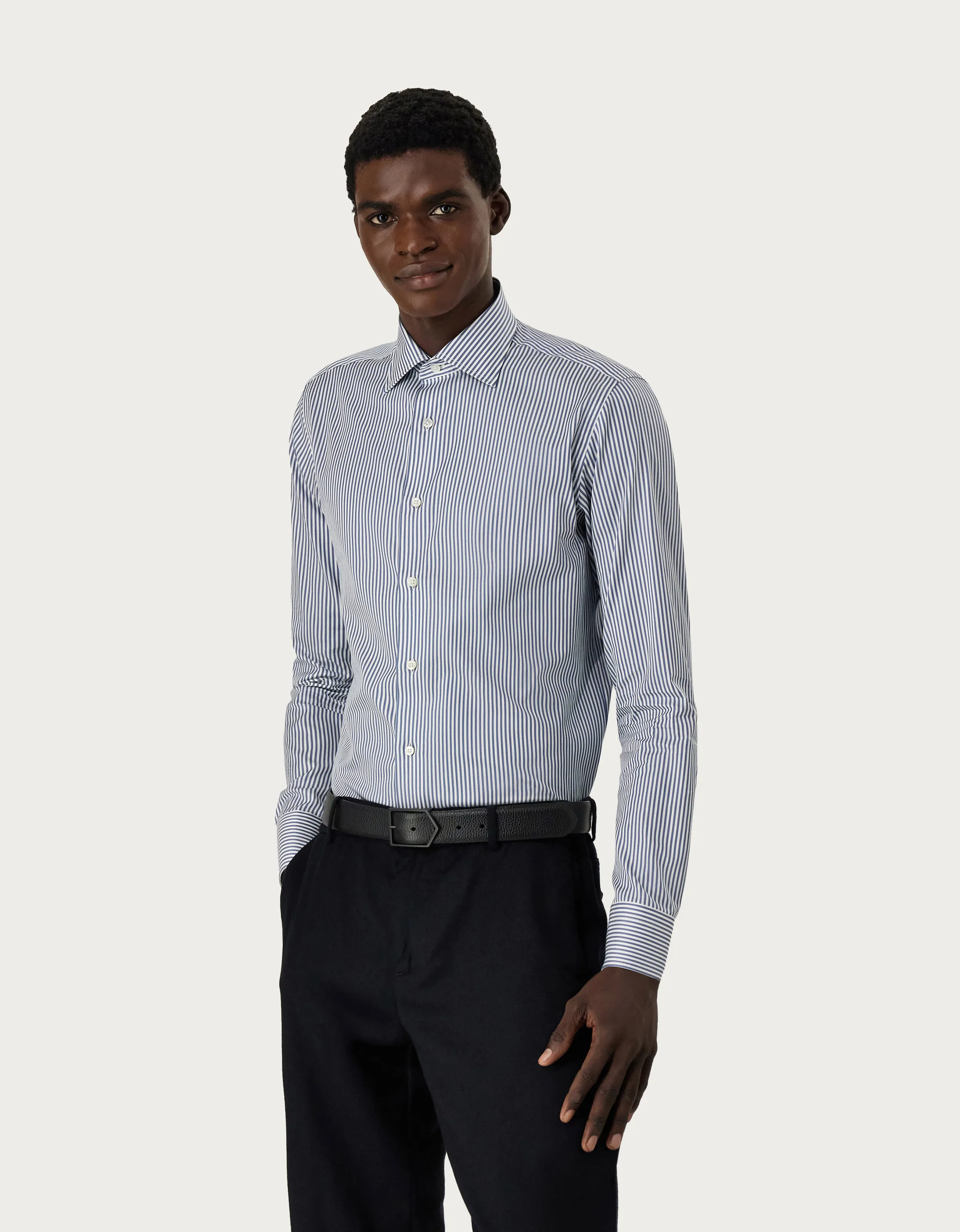 Camisa Impeccabile de corte regular de algodón blanca con rayas azules 