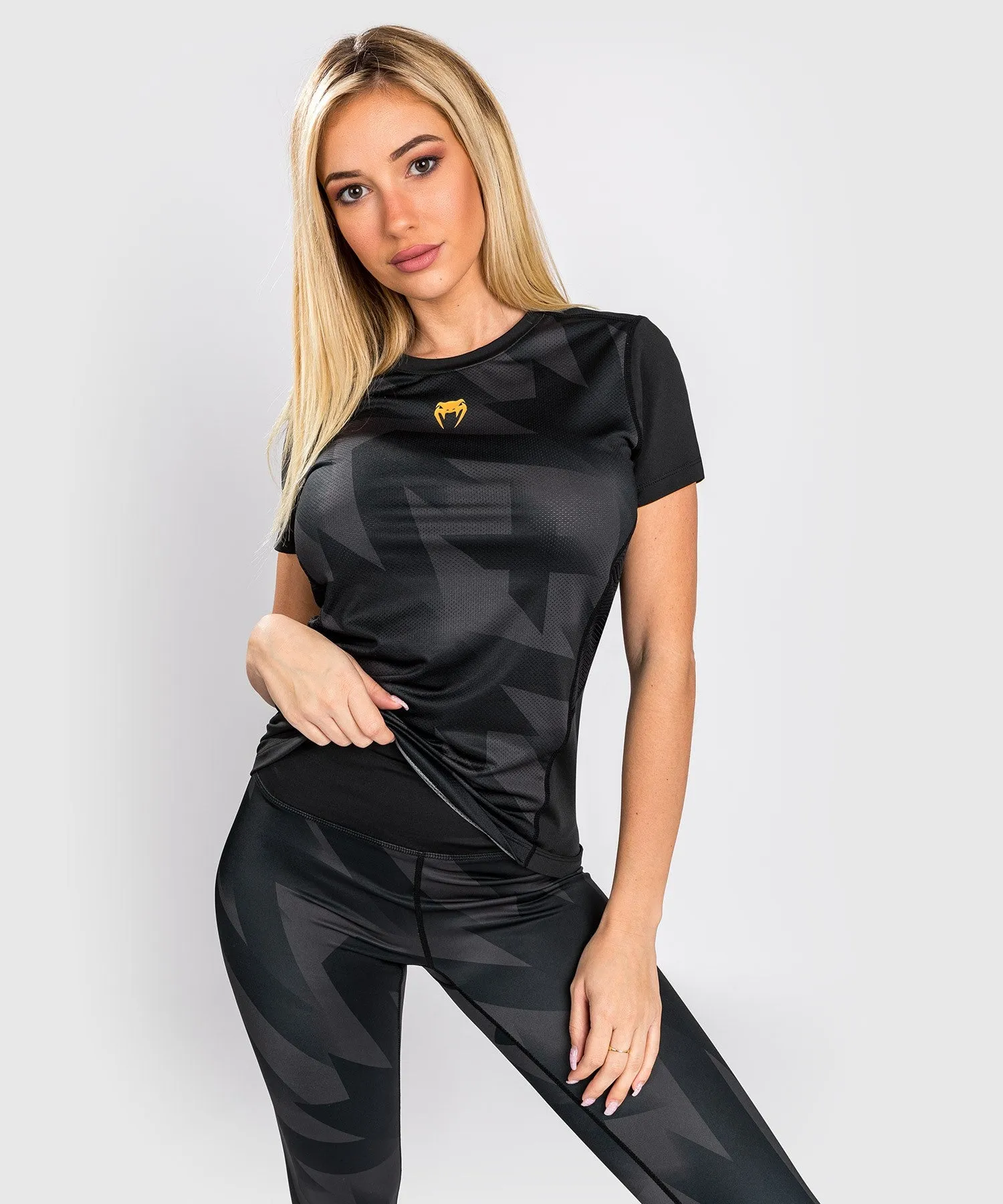 CAMISETA VENUM RAZOR DRY TECH  PARA MUJERES  NEGRO/ORO