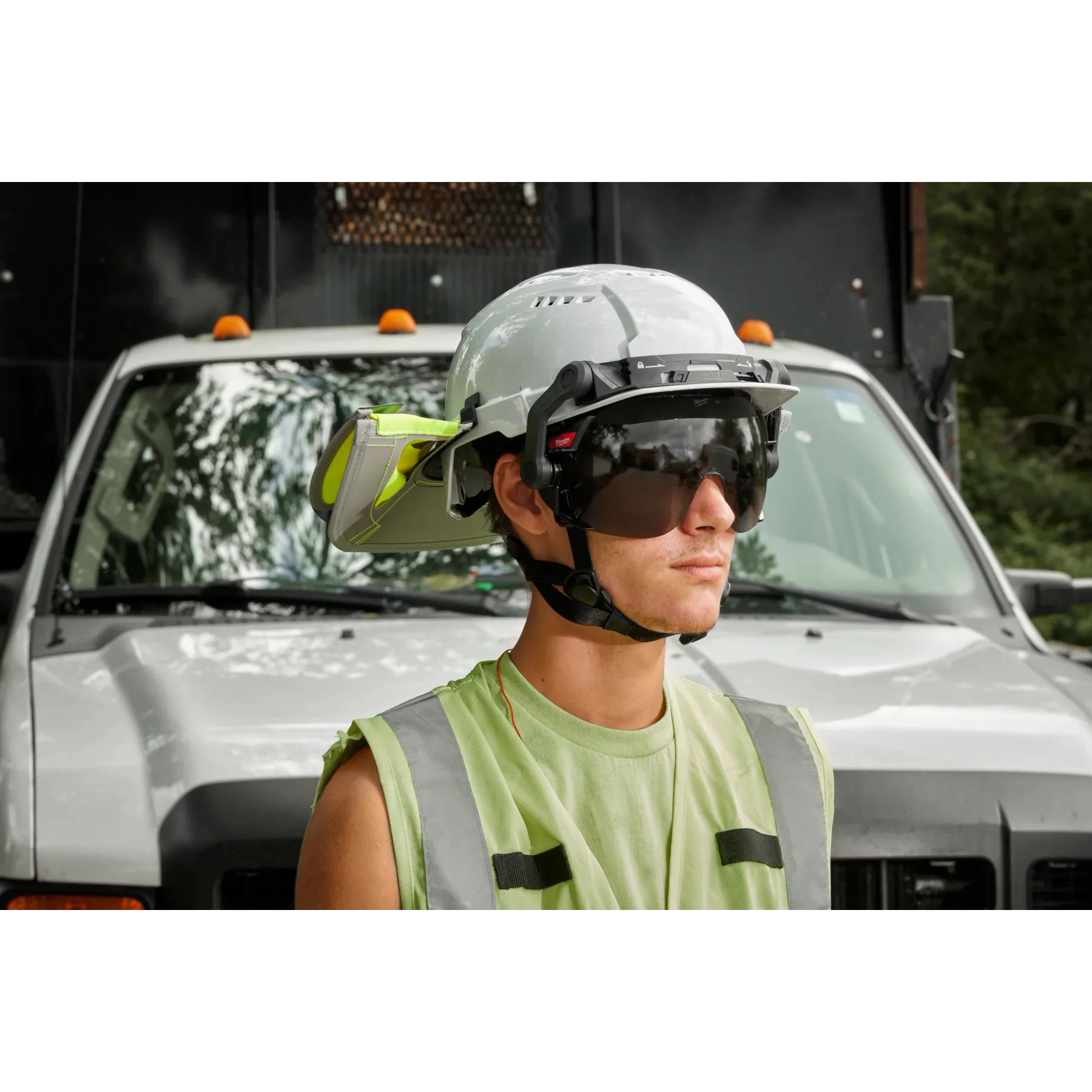 Casco de seguridad de ala delantera naranja con ventilación (EE. UU.): Tipo 2, Clase C
