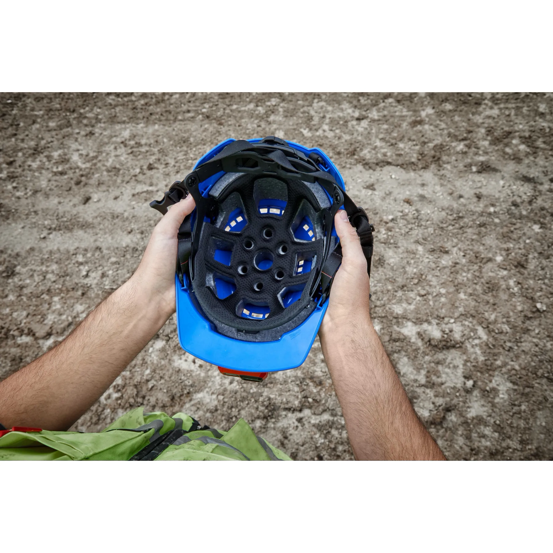 Casco de seguridad de ala delantera naranja con ventilación (EE. UU.): Tipo 2, Clase C