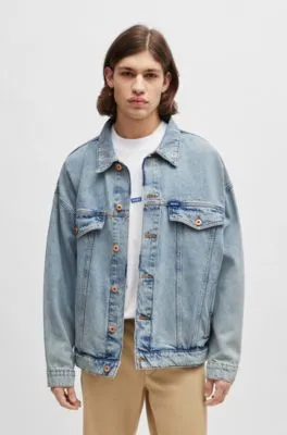Chaqueta relaxed fit en denim azul con lavado intenso