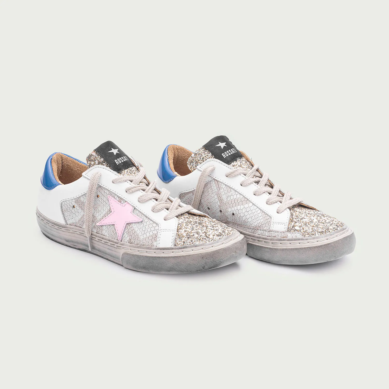Code : 1064 Zapatilla de Cuero Vacuno Python Natural, Charol Rose y Light Blue, Cuero Blanco, Plantilla de EVA de 17 mm, Suela d