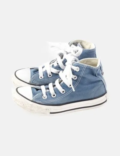 Converse Zapatilla azul detalle cordones