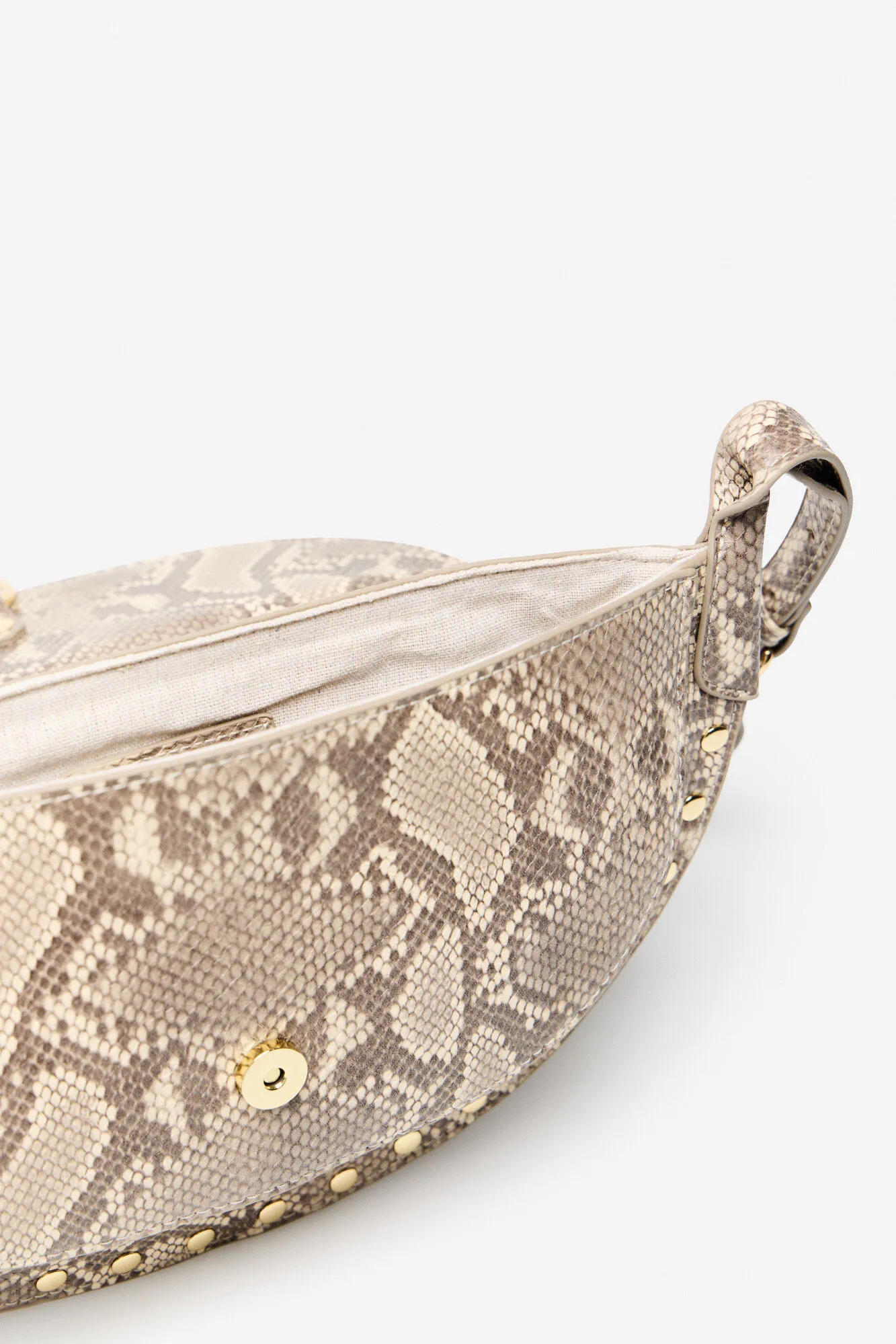 Cortefiel Bandolera solapa tachas