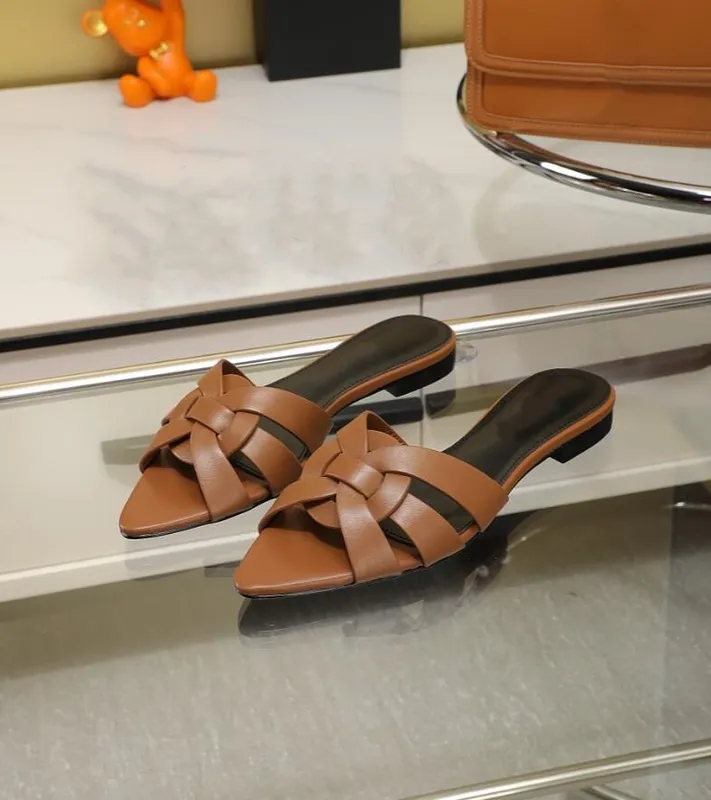 Fashion Luxury Luxury Women's Genuine Leather Sandals zapatillas zapatillas de flores de cuero Botthera plana de la playa d