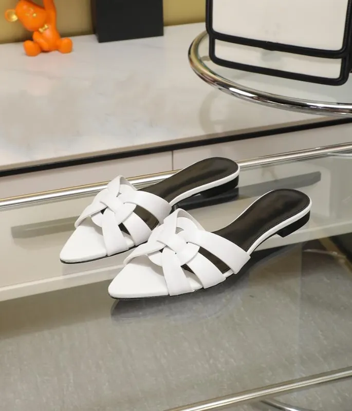 Fashion Luxury Luxury Women's Genuine Leather Sandals zapatillas zapatillas de flores de cuero Botthera plana de la playa d
