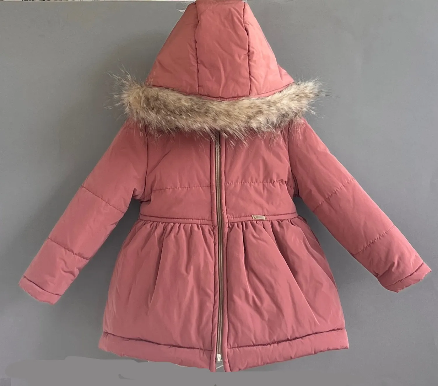 Girl's anorak in old pink with gray fur interior