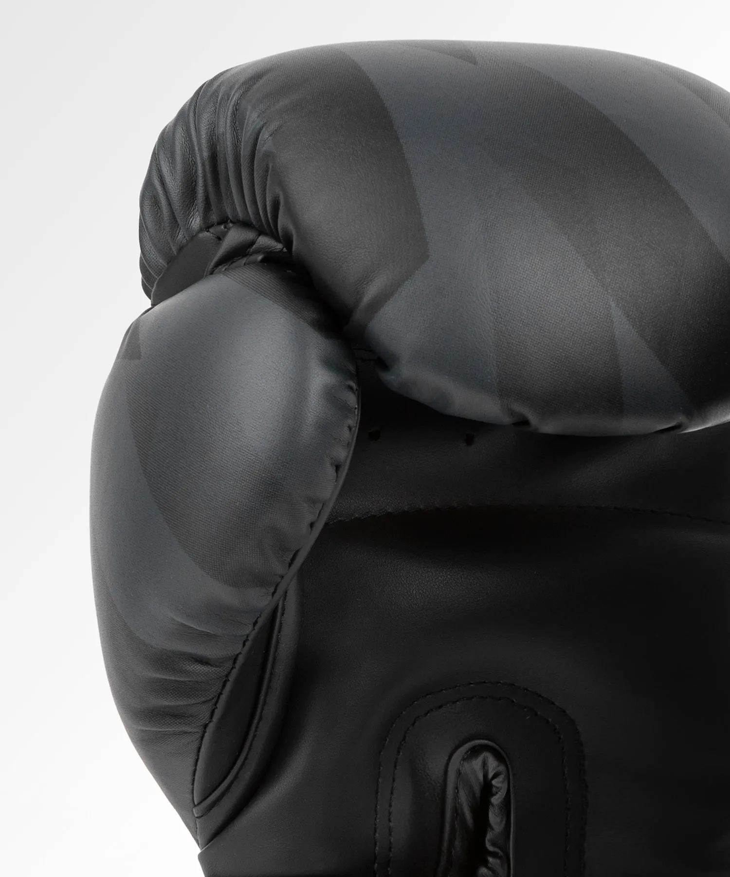 GUANTES DE BOXEO VENUM RAZOR  NEGRO/ORO