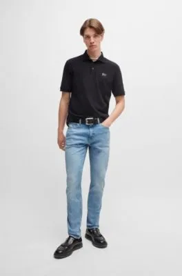 Jeans slim fit en denim elástico azul claro