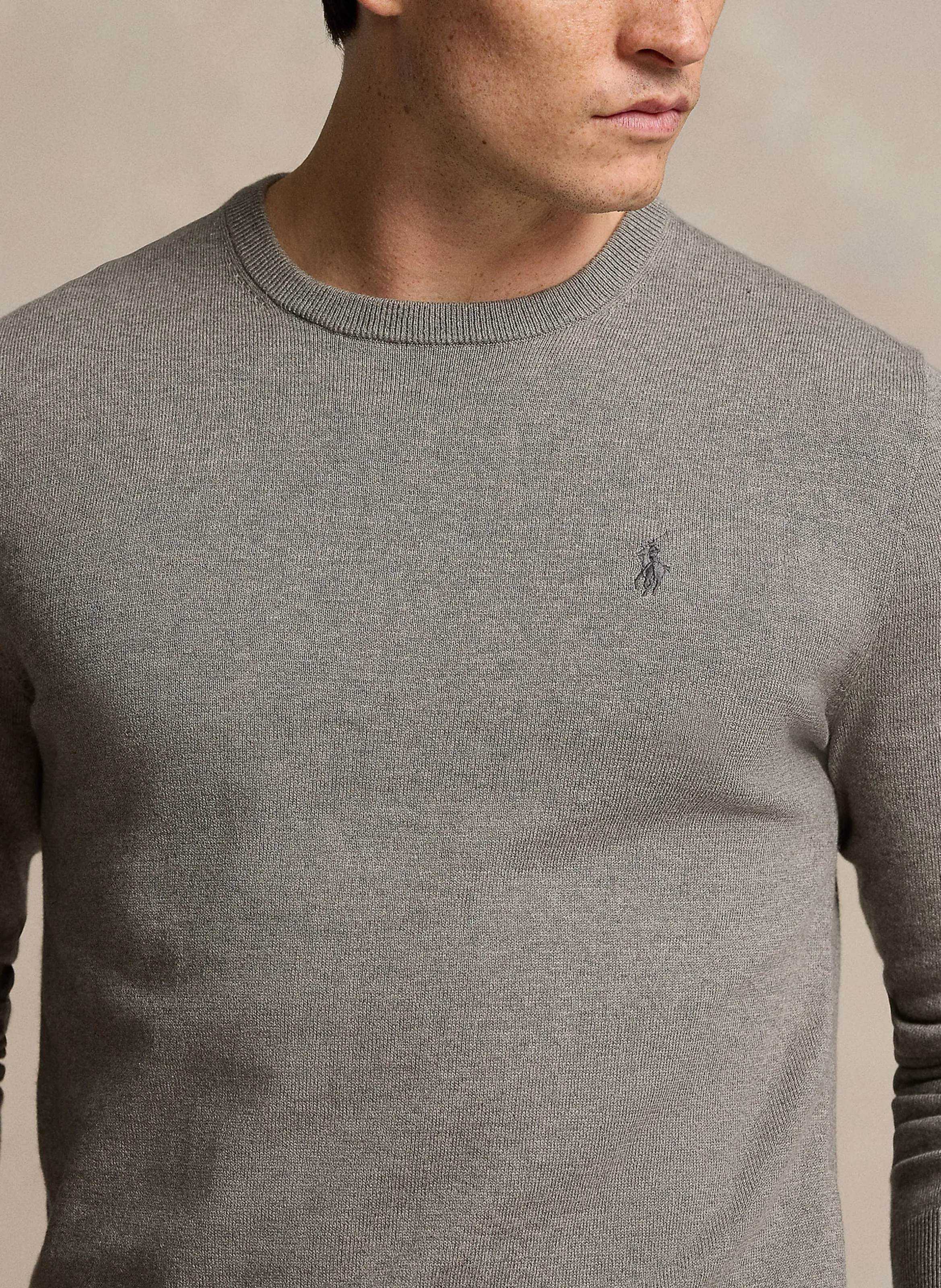 Jersey de mezcla de algodón con logo bordado y cuello redondo en marron