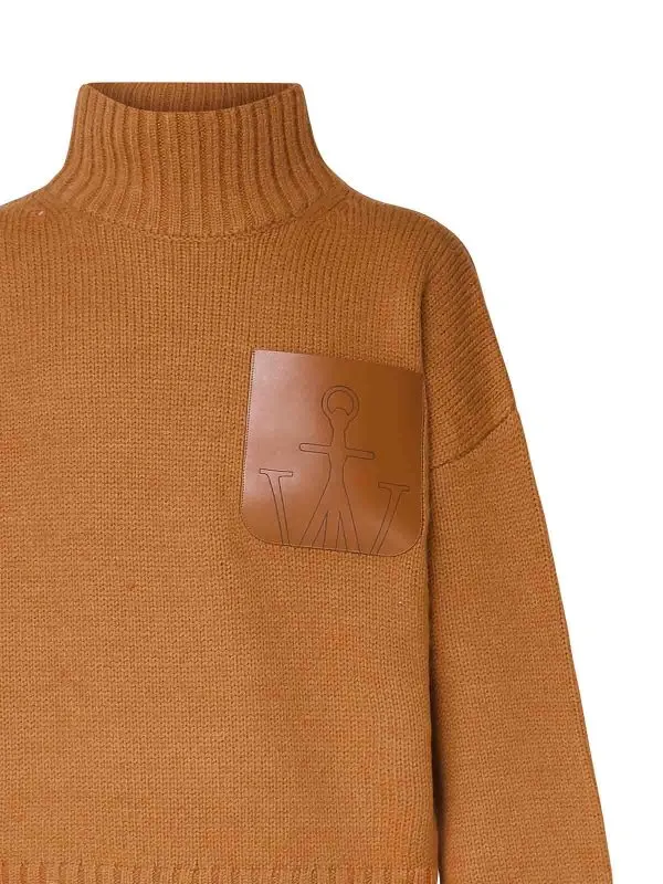 J.W. ANDERSON SUéTER CON CUELLO ALTO  MARRóN