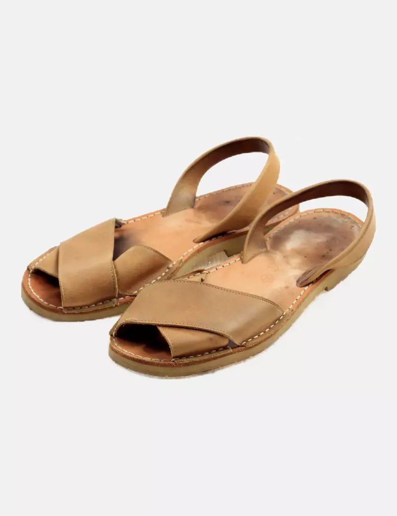 Monica Sandalia cruzada beige