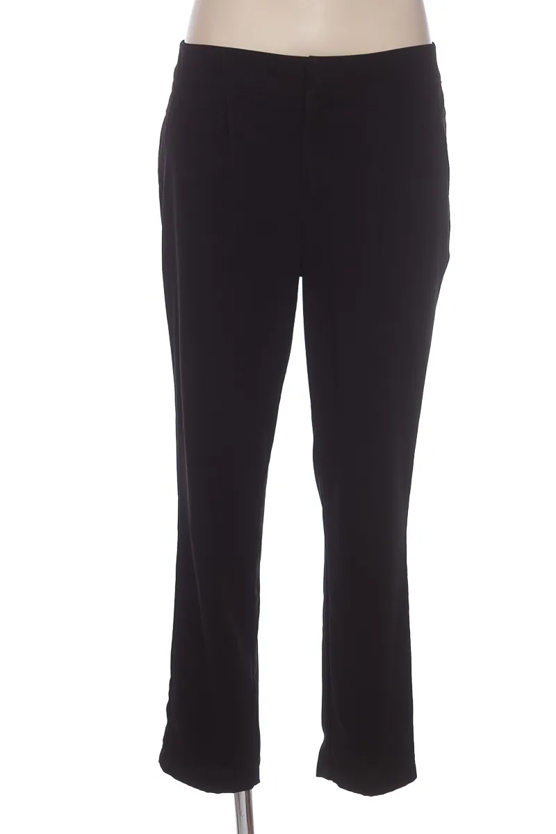 PANTALóN COLOR NEGRO  FOREVER 21
