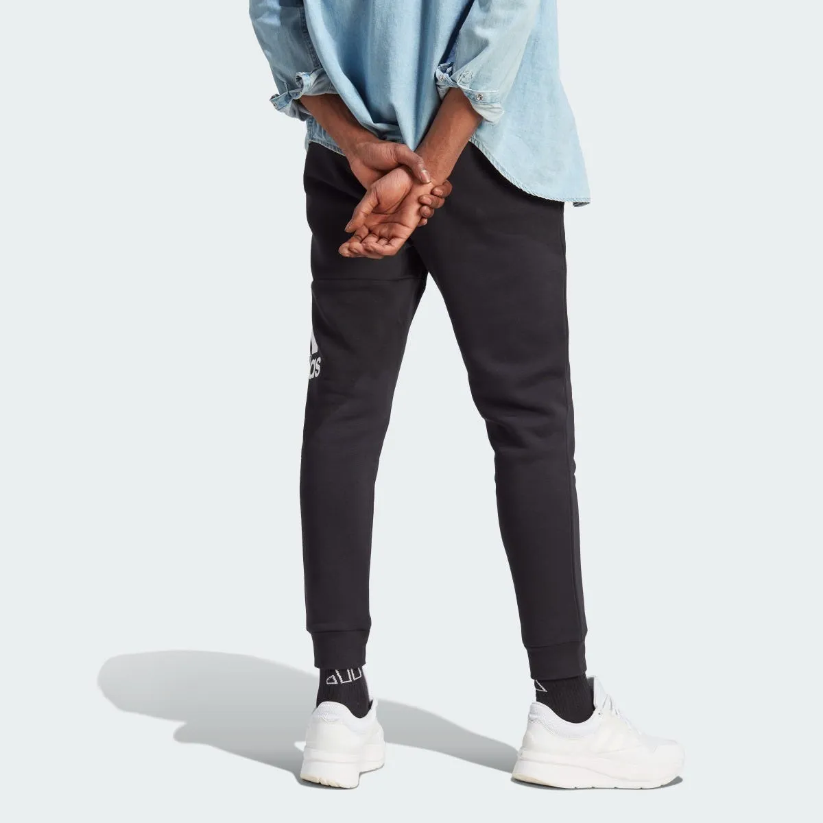 Pantalón Lifestyle Hombre Adidas Essentials Fleece Tapered Cuff Big Logo Negro