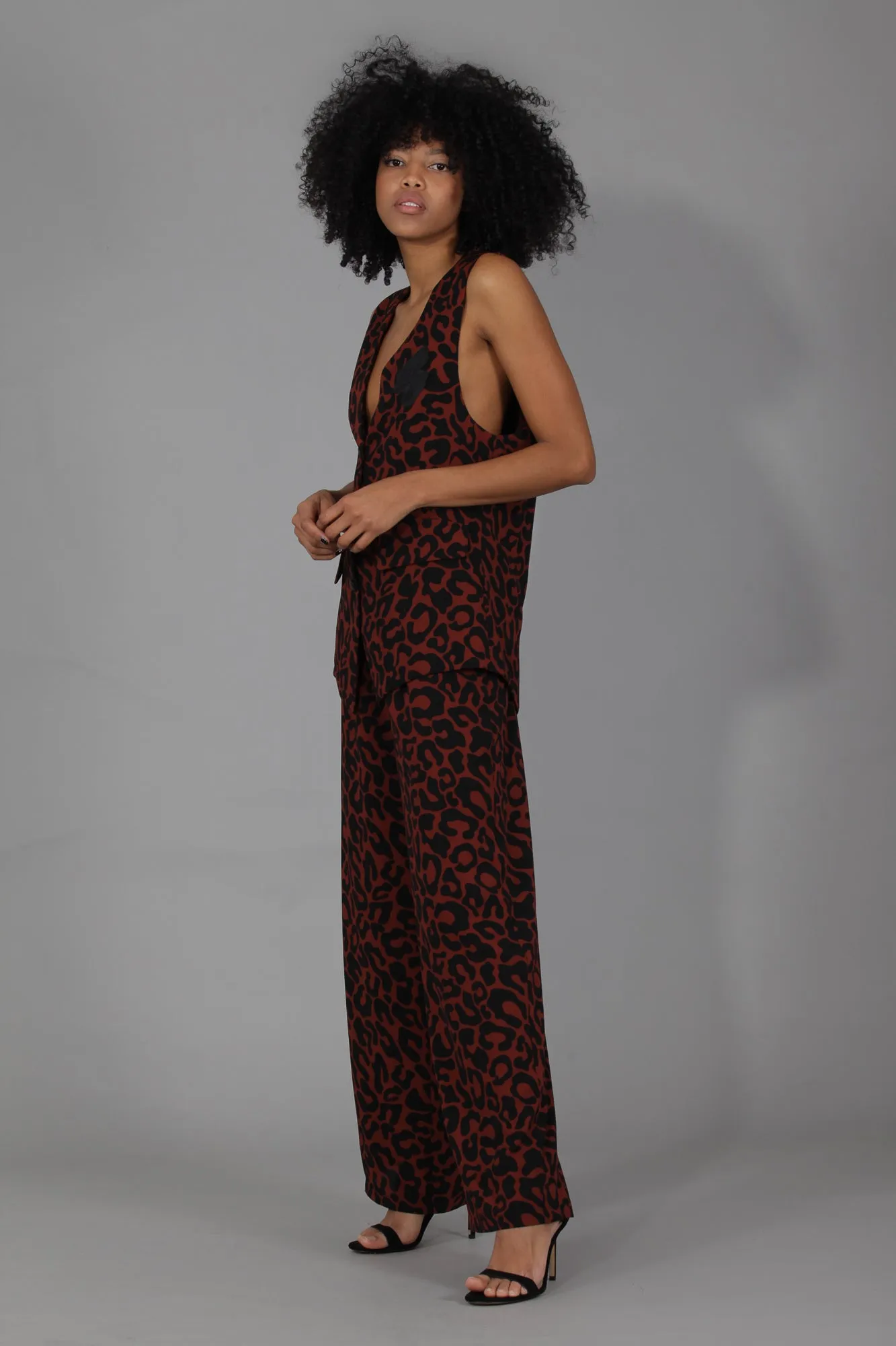 Pantalón traje holgado · PRINT TEJA ·