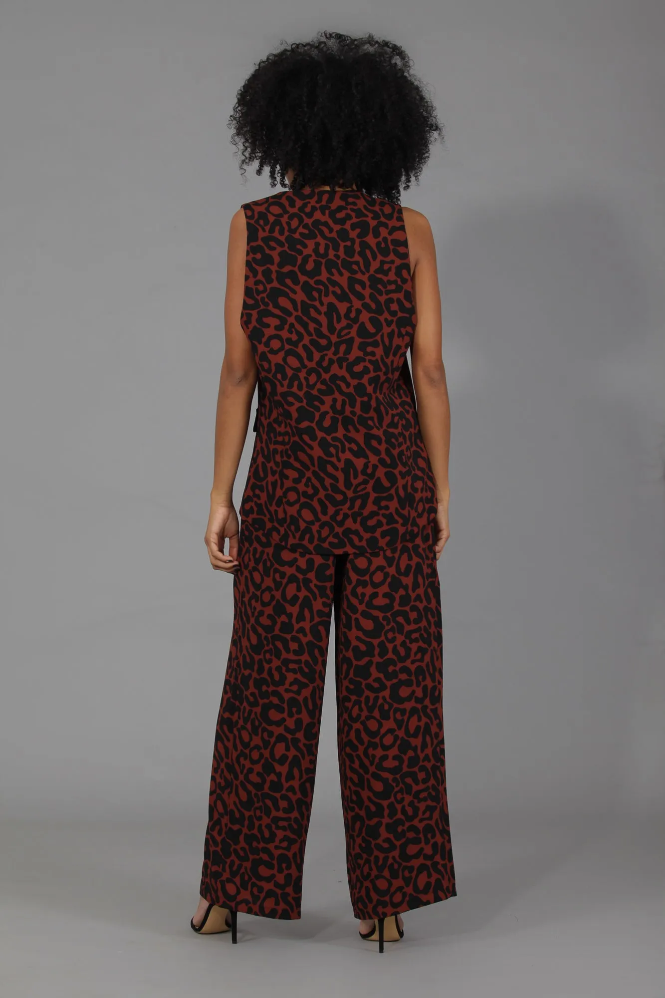 Pantalón traje holgado · PRINT TEJA ·