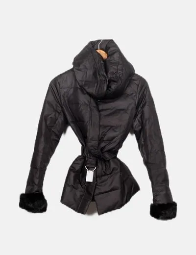 Pedro del Hierro Anorak negro con pelo en mangas