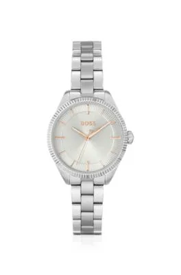 Reloj de tono plateado con pulsera de eslabones