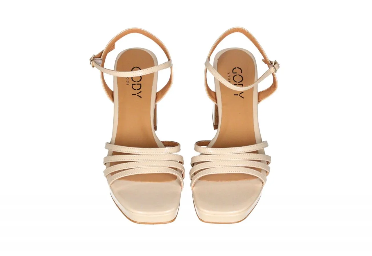 Sandalia Charol Beige Pala Tiras Tacon Alto Grueso y Plataforma