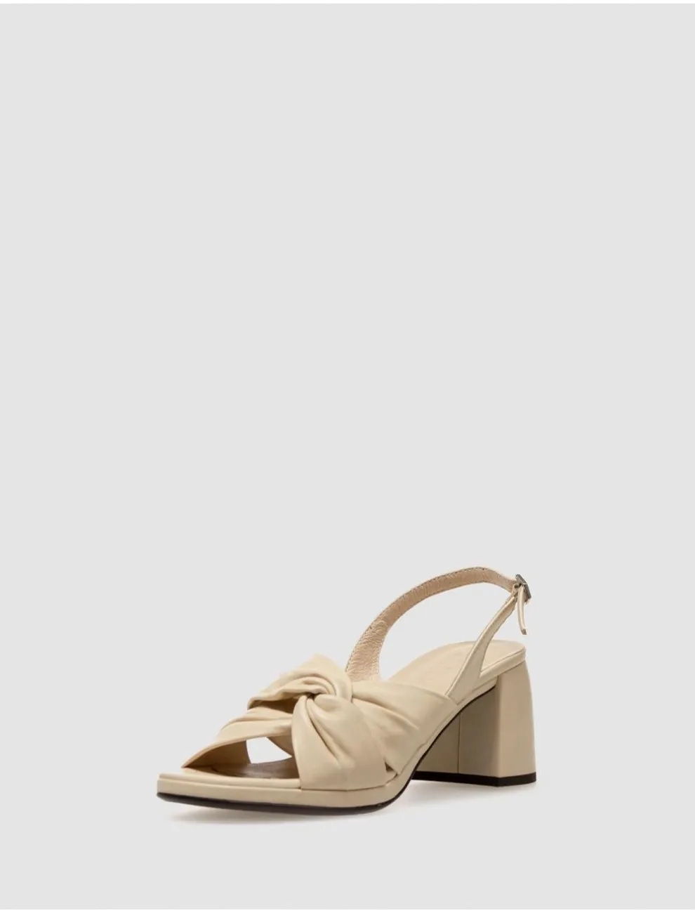 Sandalia Wonders Wild Beige