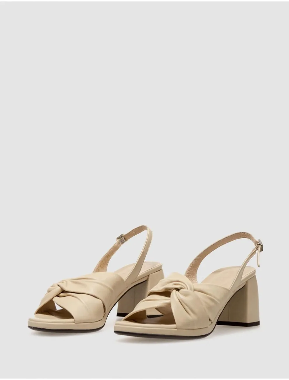 Sandalia Wonders Wild Beige