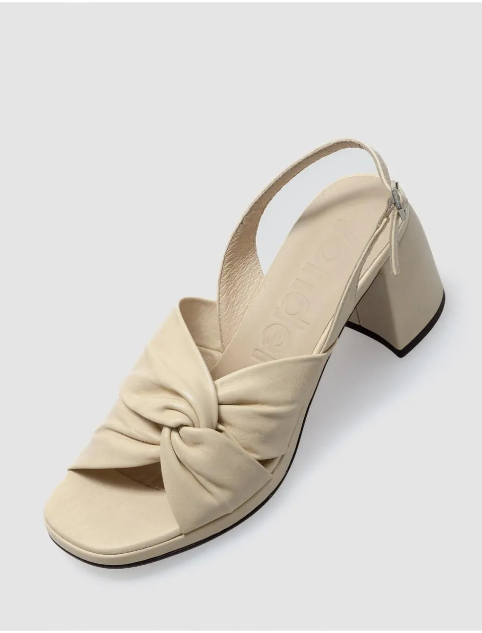 Sandalia Wonders Wild Beige