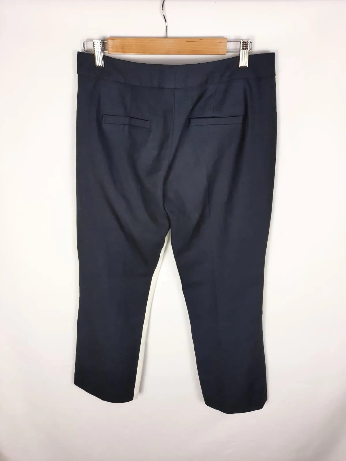 SFERA. Pantalón de vestir azul marino raya blanca interna T.m
