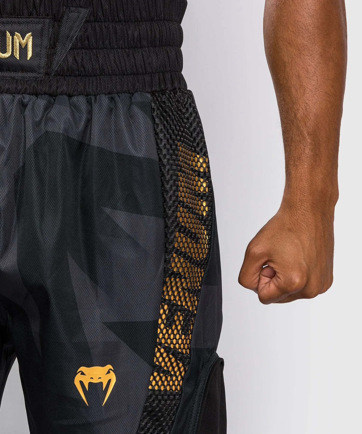 SHORTS DE BOXEO VENUM RAZOR  NEGRO/ORO