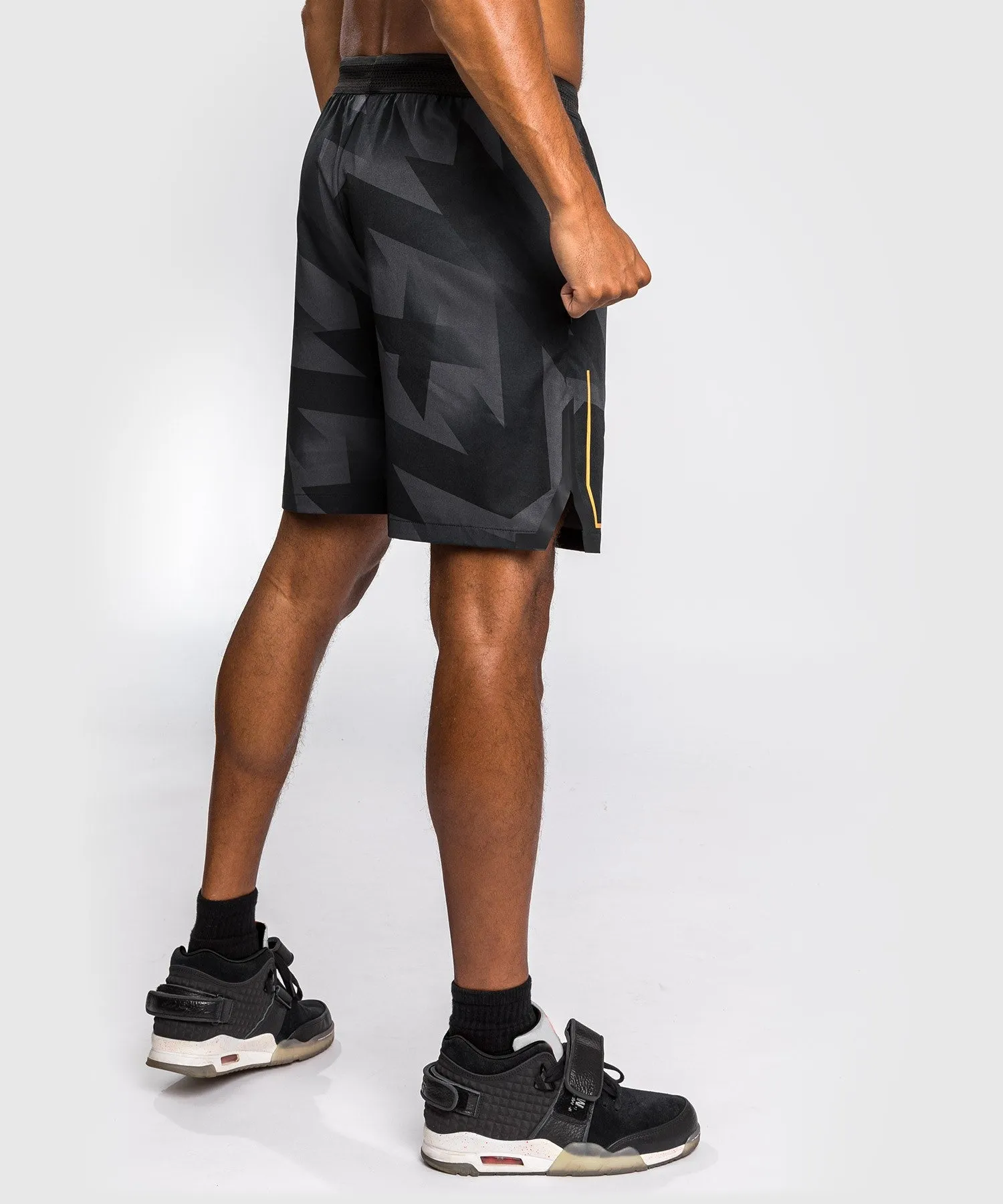 SHORTS DE ENTRENAMIENTO VENUM RAZOR  NEGRO/ORO