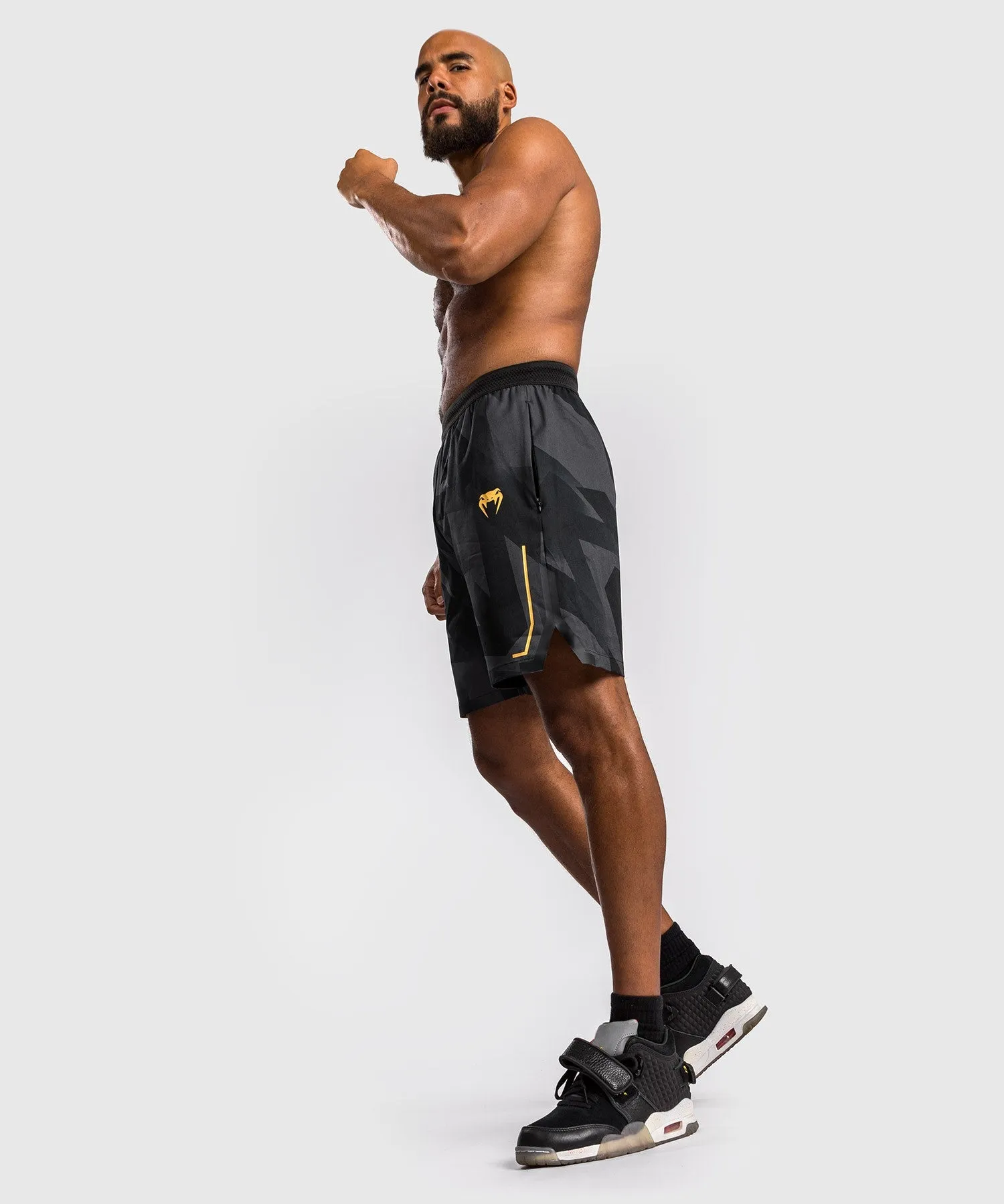 SHORTS DE ENTRENAMIENTO VENUM RAZOR  NEGRO/ORO
