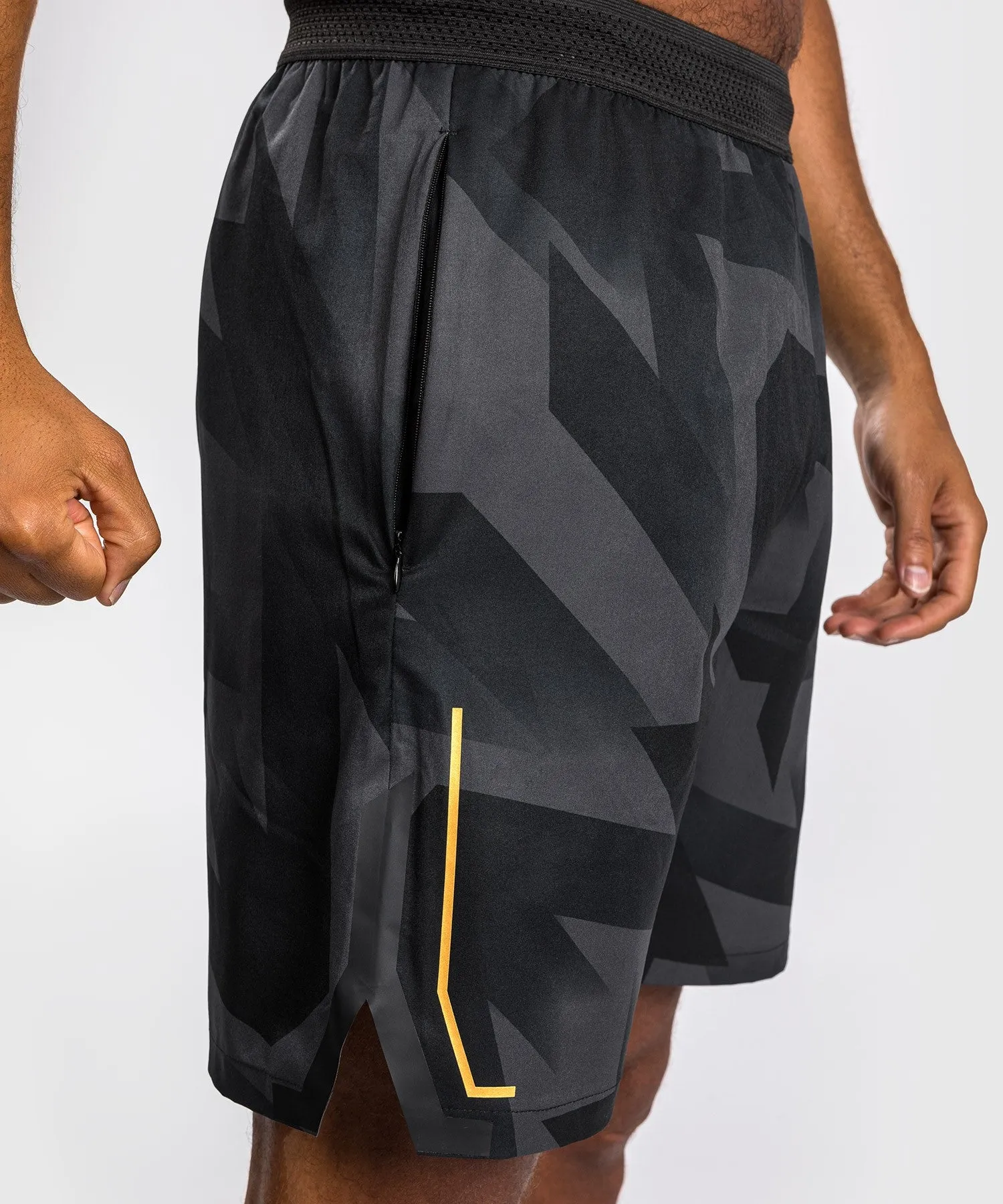 SHORTS DE ENTRENAMIENTO VENUM RAZOR  NEGRO/ORO
