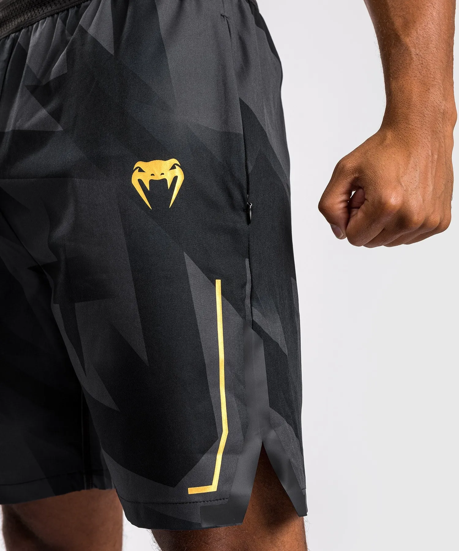 SHORTS DE ENTRENAMIENTO VENUM RAZOR  NEGRO/ORO