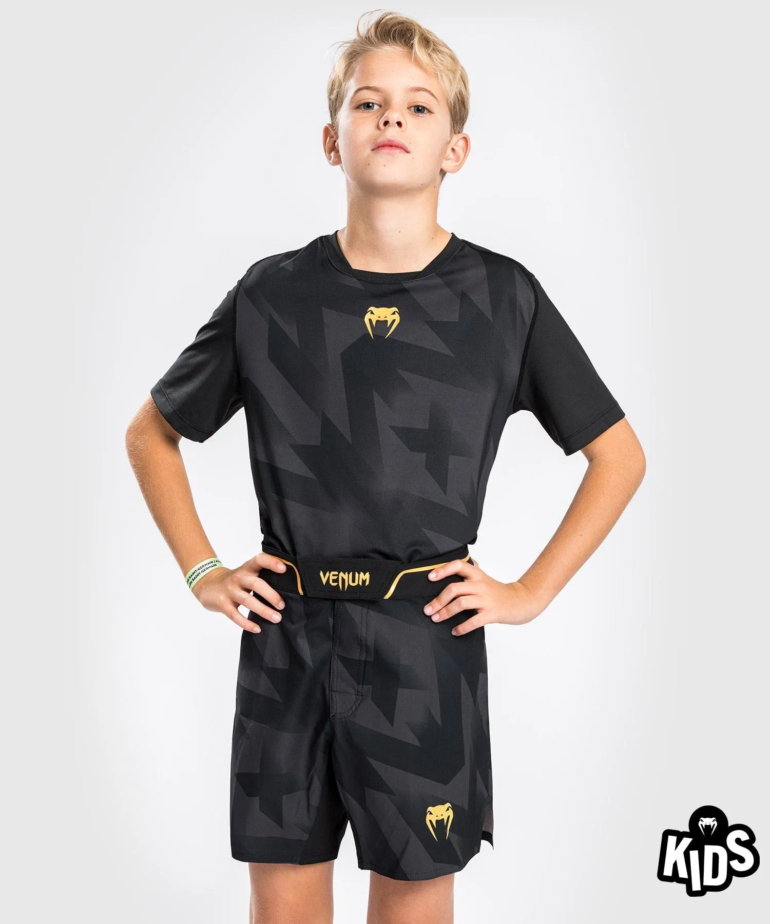 SHORTS DE MMA VENUM RAZOR  PARA NIñOS  NEGRO/ORO