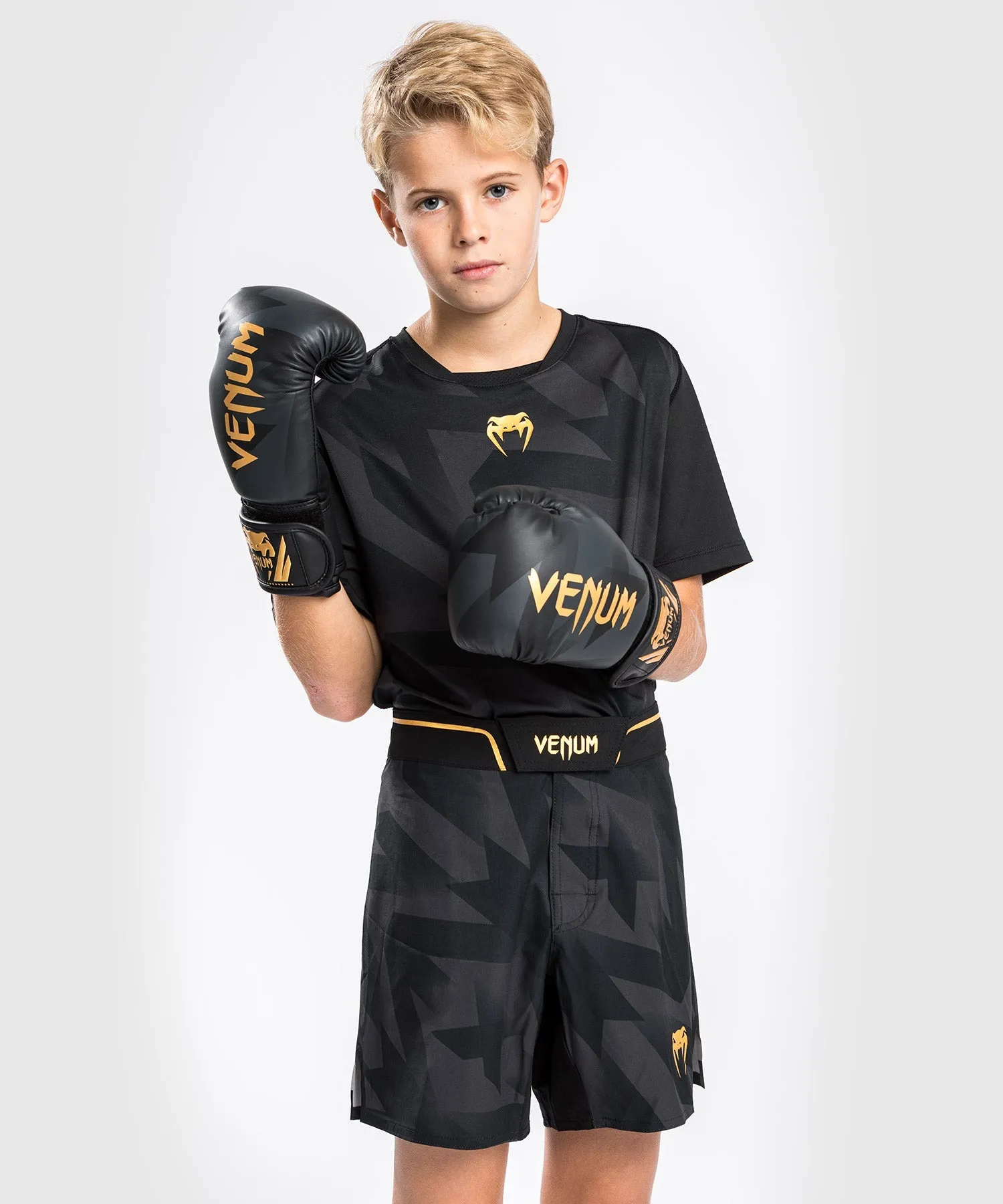 SHORTS DE MMA VENUM RAZOR  PARA NIñOS  NEGRO/ORO
