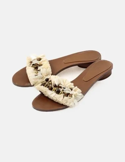 Uterqüe Sandalia beige pedrería