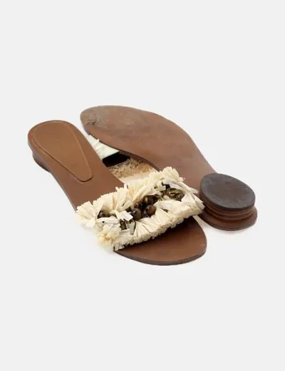 Uterqüe Sandalia beige pedrería