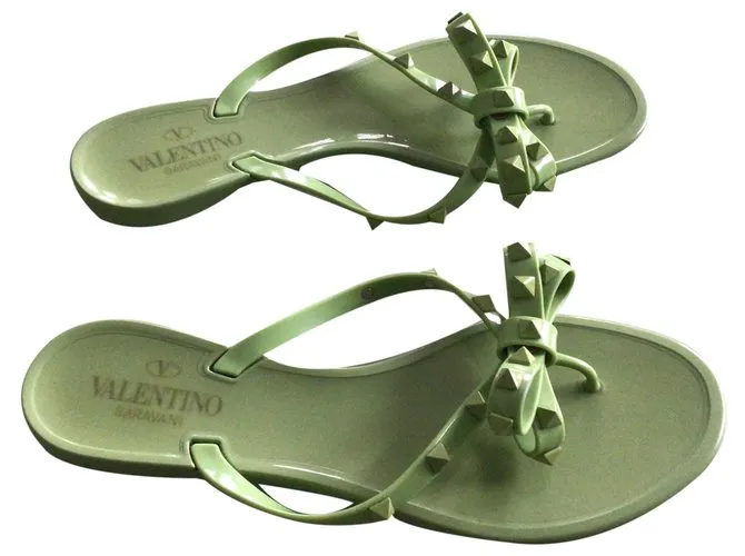 Valentino Garavani Sandalias de dedo en verde claro / hierba 